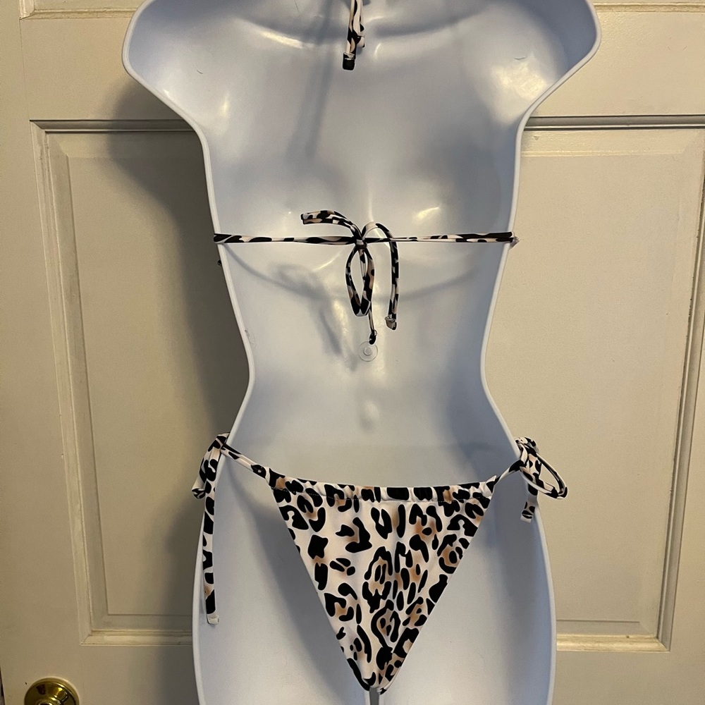 Bikini / String - image 3